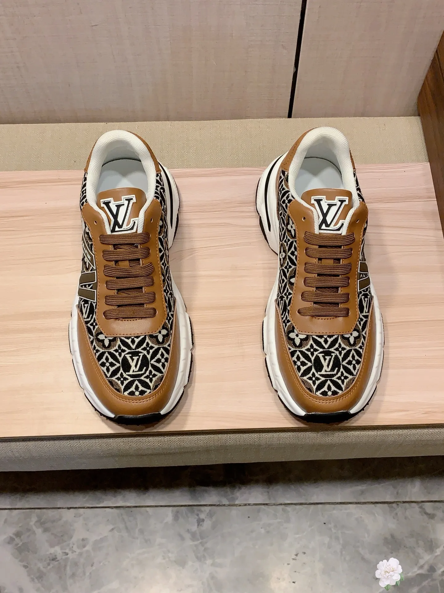 Men's Men's Shoes 💰460💰💰🎩🎩[Lightning][Lightning] "Lv*" The latest and most popular casual shoes, top brands [Seduce] Luxury ~ Purchasing Agency, Top ~ Quality. [Strong] The upper is made of imported breathable cowhide with material ➕ breathable sheepskin feet (•) and fine workmanship. The original stylish and stylish soft rubber wear-resistant and non-slip outsole is light and comfortable on the feet. The real thing looks better when photographed in person. 111: code: 38-44, 3️⃣ colors selected